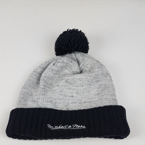 NBA Brooklyn Nets Mitchell & Ness Winter Ski Hat Cuffed Pom Beanie - Picture 2 of 10